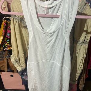 White Sleeveless Women's Top
NWT
